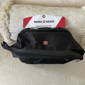 SwissGear deluxe toiletry kit